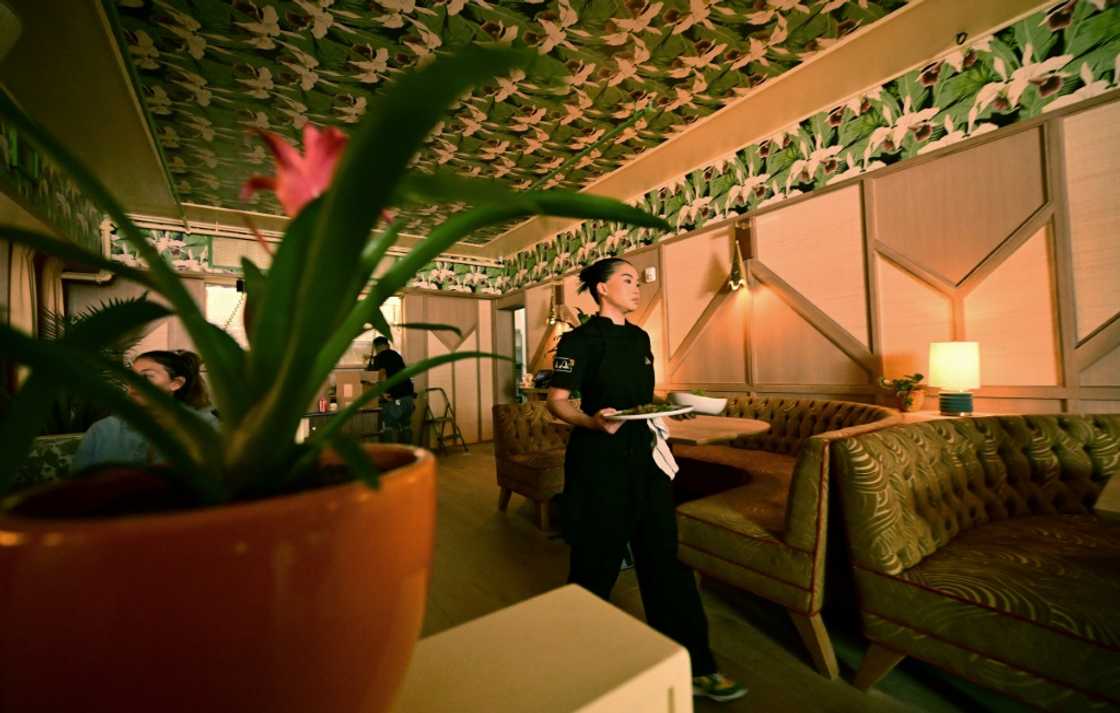 Chef Tue Nguyen takes care of every detail at her West Hollywood restaurant Di Di Chef Tue Nguyen takes care of every detail at her West Hollywood restaurant Di Di