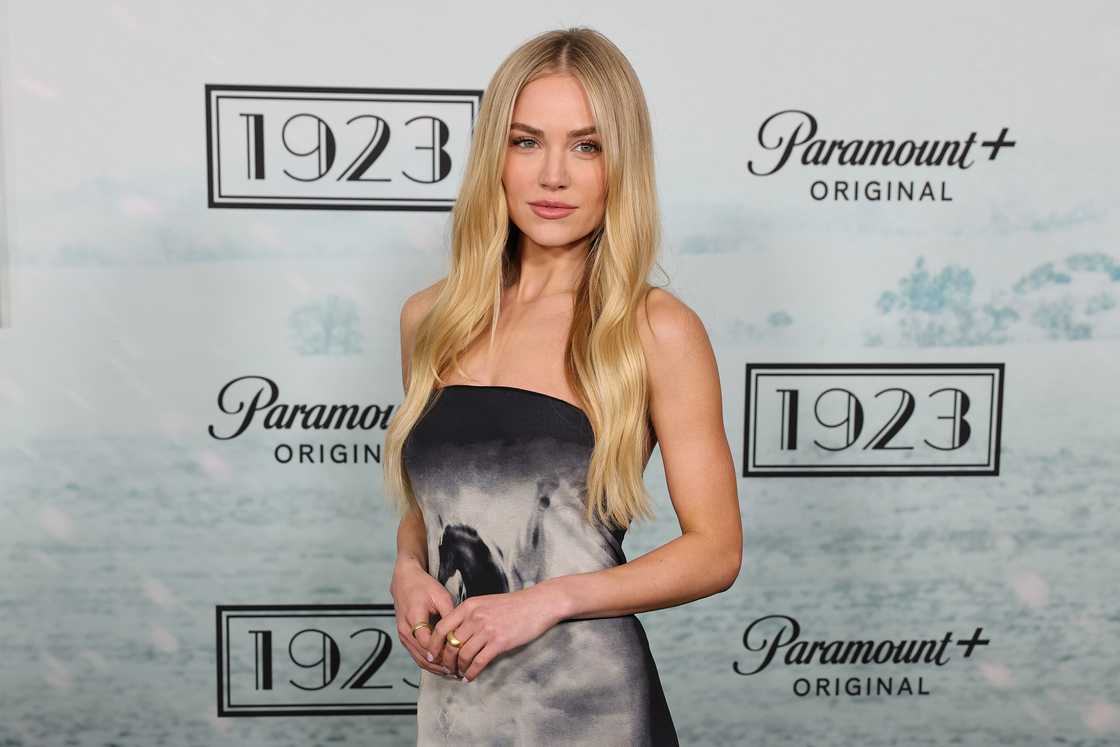 Michelle Randolph arrives at the Los Angeles Premiere Of Paramount+ Series "1923" Season 2 Michelle Randolph arrives at the Los Angeles Premiere Of Paramount+ Series "1923" Season 2