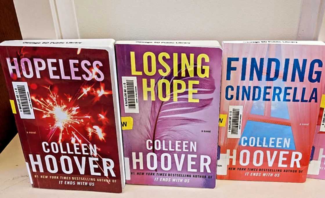 Colleen Hoover's Hopeless book series Colleen Hoover's Hopeless book series