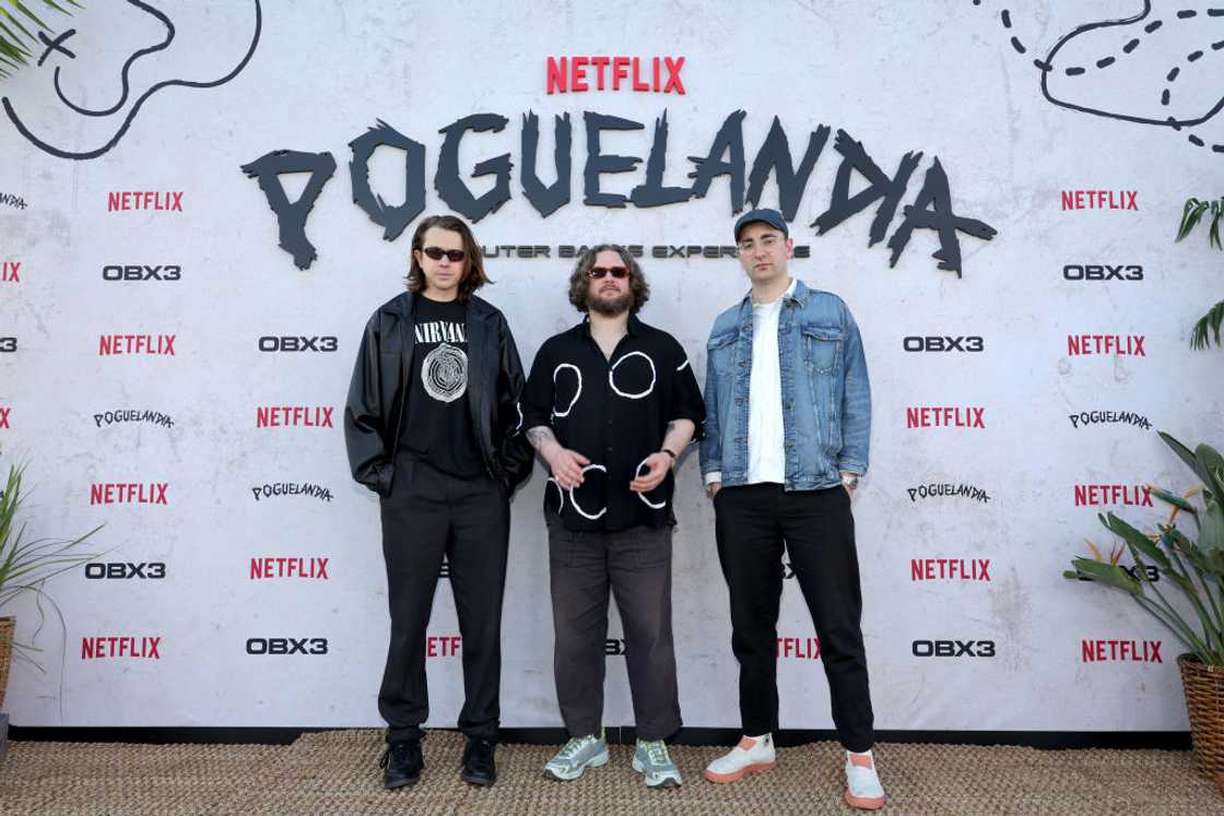 Alt-J bandmembers pose for a picture Alt-J bandmembers pose for a picture
