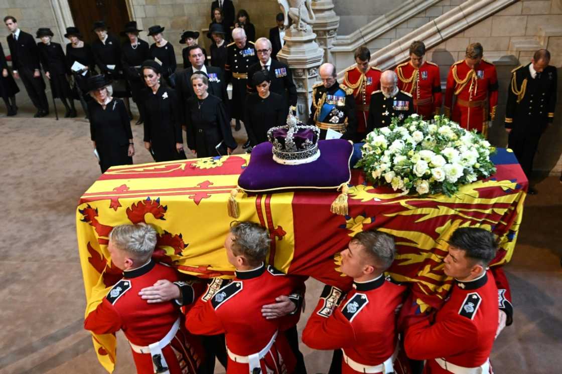 Pallbearers carry Queen Elizabeth II's coffin into Westminster Hall Pallbearers carry Queen Elizabeth II's coffin into Westminster Hall