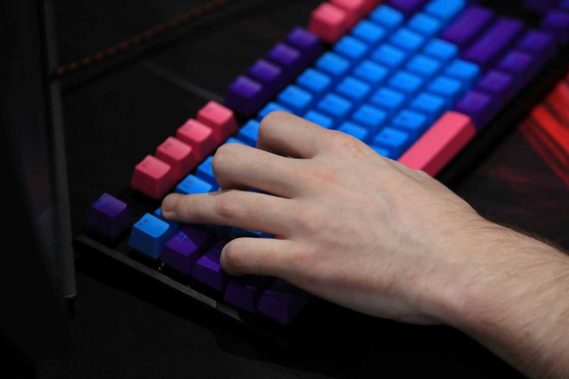 An Apex Legends event was postponed by organizers after two players appeared to be hacked and given unwanted cheat devices An Apex Legends event was postponed by organizers after two players appeared to be hacked and given unwanted cheat devices