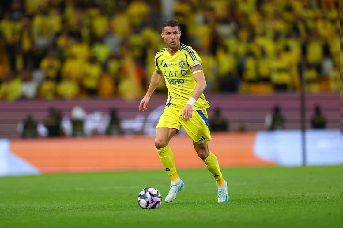 Cristiano Ronaldo of Al-Nassr controls the ball during the Saudi Pro League match between Al Nassr v Al Ettifaq at Al -Awwal Park on February 21, 2025 in Riyadh, Saudi Arabia Cristiano Ronaldo of Al-Nassr controls the ball during the Saudi Pro League match between Al Nassr v Al Ettifaq at Al -Awwal Park on February 21, 2025 in Riyadh, Saudi Arabia