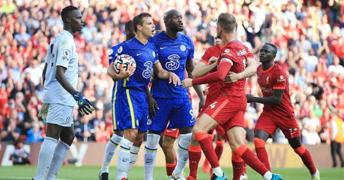Cesar Azpilicueta and Romelu Lukaku step in as Jordan Henderson of Liverpool confronts Chelsea goalkeeper Edouard Mendy during their Premier League meeting at Anfield. (Photo by Simon Stacpoole/Offside/Offside via Getty Images) Cesar Azpilicueta and Romelu Lukaku step in as Jordan Henderson of Liverpool confronts Chelsea goalkeeper Edouard Mendy during their Premier League meeting at Anfield. (Photo by Simon Stacpoole/Offside/Offside via Getty Images)