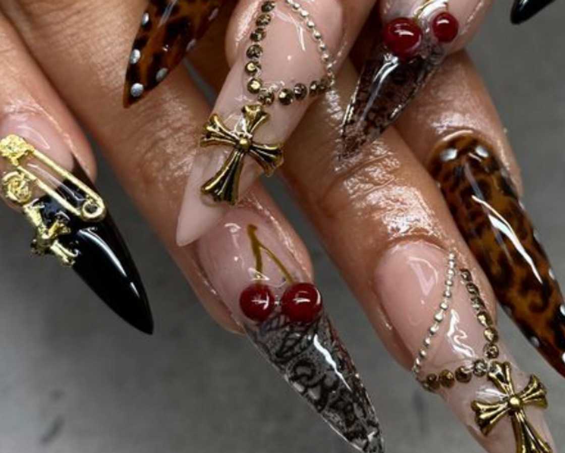 Leopard and lace rhinestone nails Leopard and lace rhinestone nails