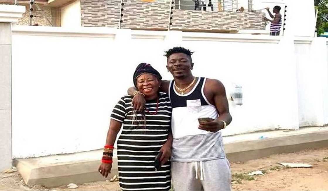 Shata Wale and mother