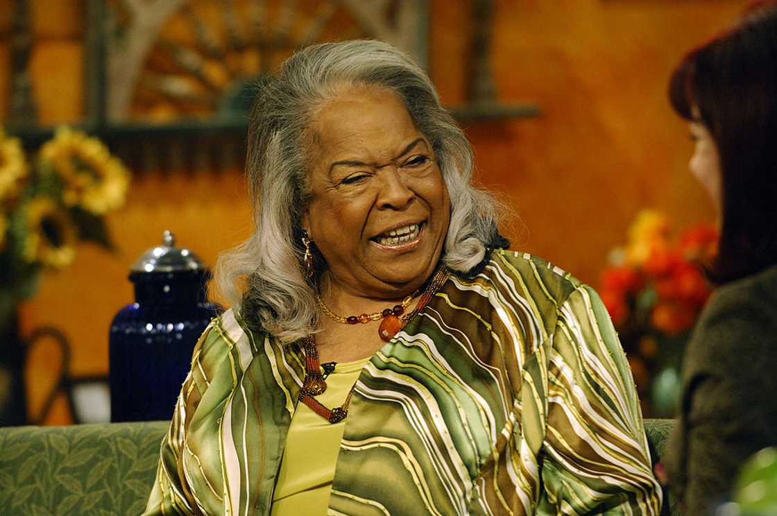 Della Reese visits the Hallmark Channel's "Naomi's New Morning"