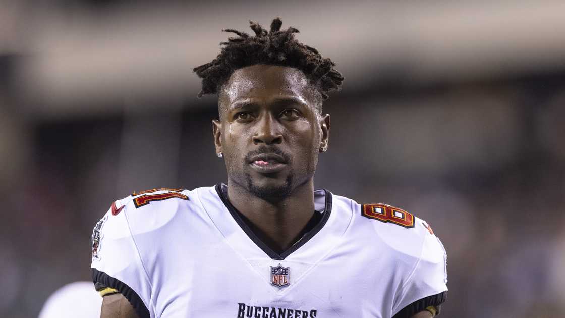 Antonio Brown looks on before the game at Lincoln Financial Field in Philadelphia, Pennsylvania