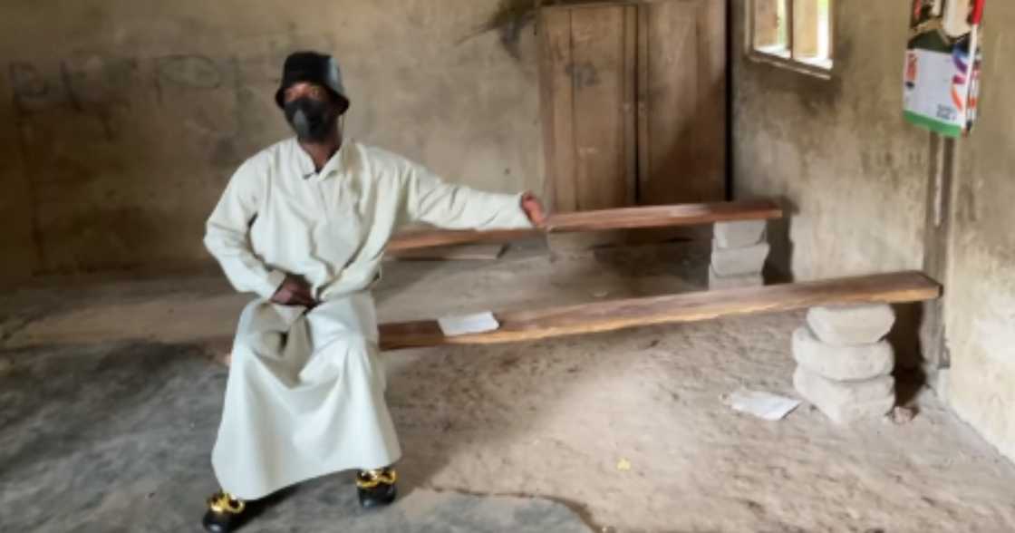 Ghanaian teacher receives funds to provide desks for students in Suhum Ghanaian teacher receives funds to provide desks for students in Suhum