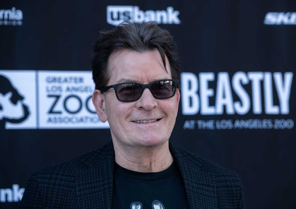 Charlie Sheen at the Greater Los Angeles Zoo Association's Beastly Ball red carpet Charlie Sheen at the Greater Los Angeles Zoo Association's Beastly Ball red carpet