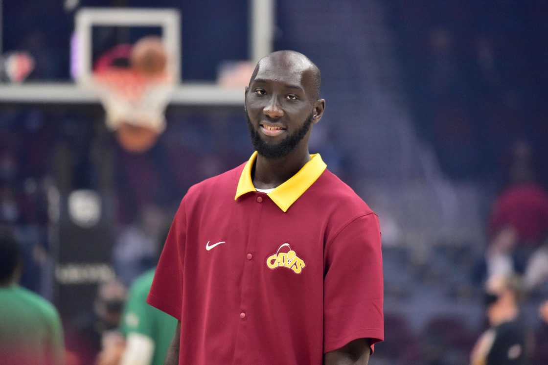 Top 10 tallest NBA players of all time Top 10 tallest NBA players of all time