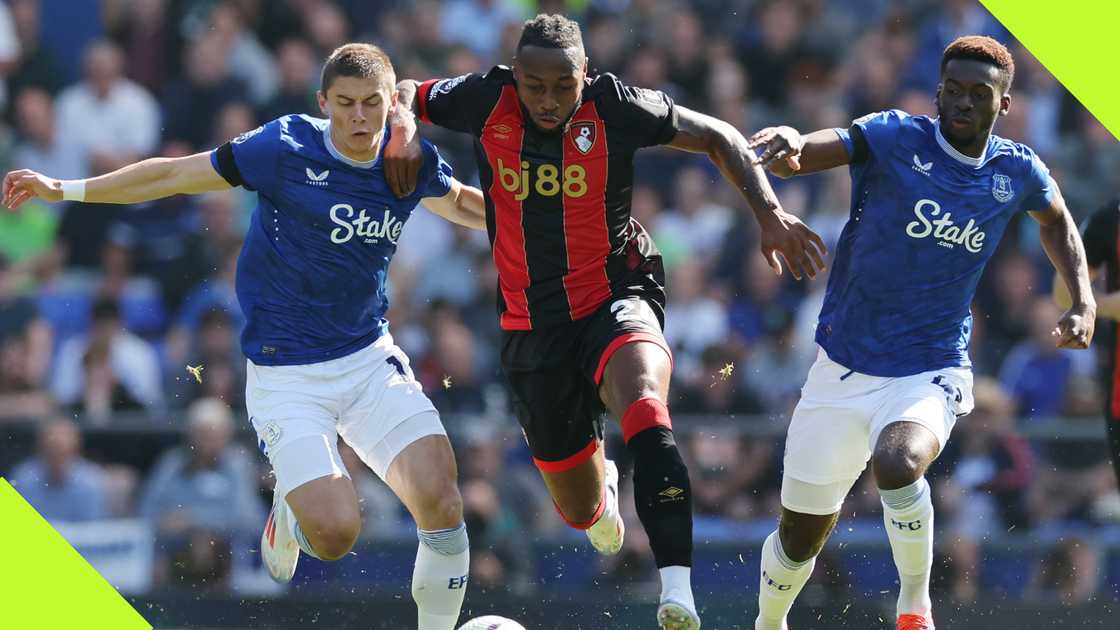 Antoine Semenyo tries to navigate his way past two Everton defenders during Bournemouth's win against the Toffees.