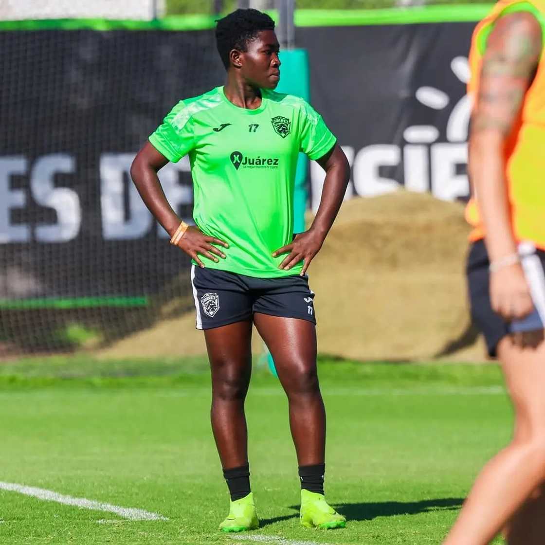 Grace Asantewaa feeding homeless, Grace Asantewaa charity, Black Queens news, Ghana women’s football, Ghana footballers abroad, Ghana female football stars, Grace Asantewaa humanitarian, Ghana football stars giving back Grace Asantewaa feeding homeless, Grace Asantewaa charity, Black Queens news, Ghana women’s football, Ghana footballers abroad, Ghana female football stars, Grace Asantewaa humanitarian, Ghana football stars giving back