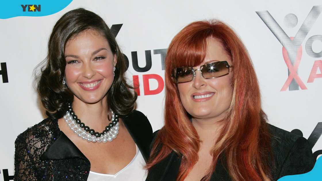 Actress Ashley Judd and her sister, singer Wynonna Judd, at the YouthAIDS benefit gala.
