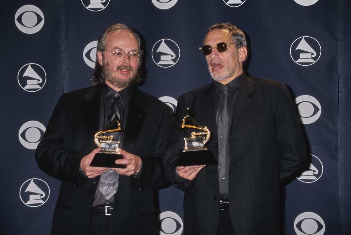 Walter Becker (L) and Donald Fagen (R) in the 43rd Annual Grammy Awards press room Walter Becker (L) and Donald Fagen (R) in the 43rd Annual Grammy Awards press room
