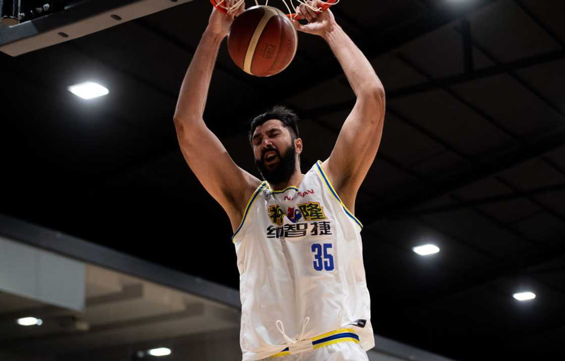 Top 10 tallest NBA players of all time Top 10 tallest NBA players of all time