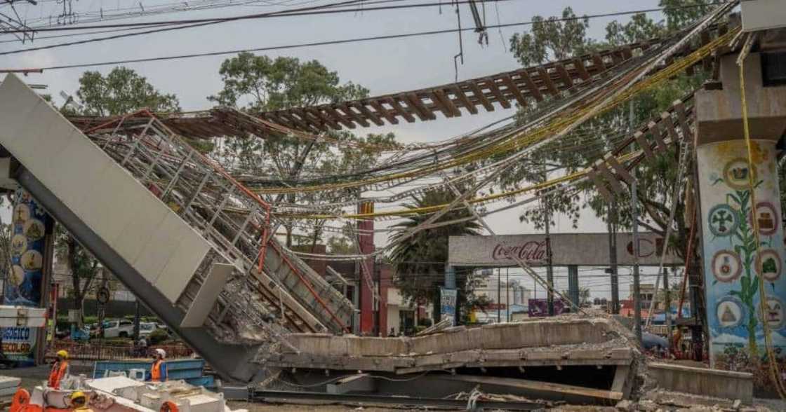 Mexican Billionaire Carlos Slim to pay for reconstruction of collapsed Mexico City overpass. Mexican Billionaire Carlos Slim to pay for reconstruction of collapsed Mexico City overpass.