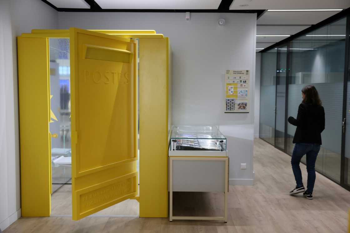 The changing room is modelled after a French post box