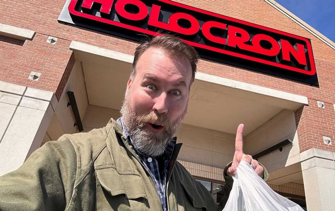 Voice actor Marc Thompson at the Star Wars store Voice actor Marc Thompson at the Star Wars store