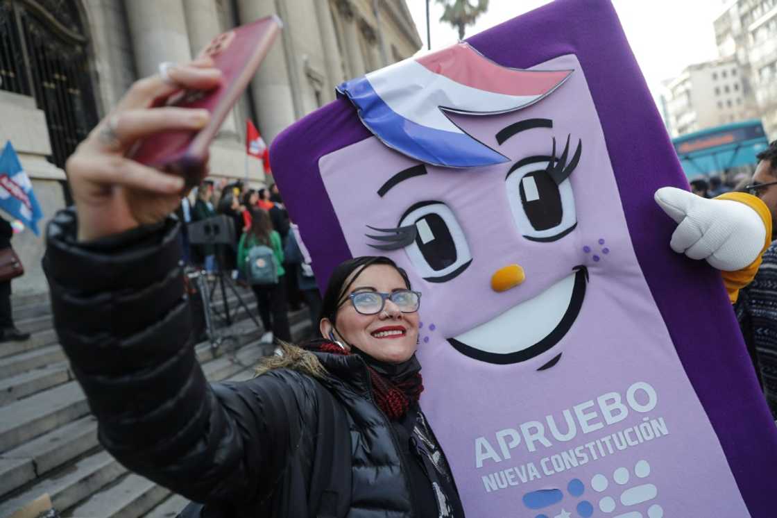 BeReal apps taps into front and rear cameras on smartphones, combining selfies with a peek at what is going on behind the scene. BeReal apps taps into front and rear cameras on smartphones, combining selfies with a peek at what is going on behind the scene.