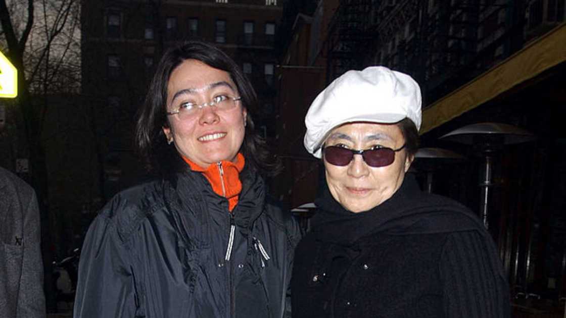 Kyoko Ono Cox (L) and her mother Yoko Ono (R)