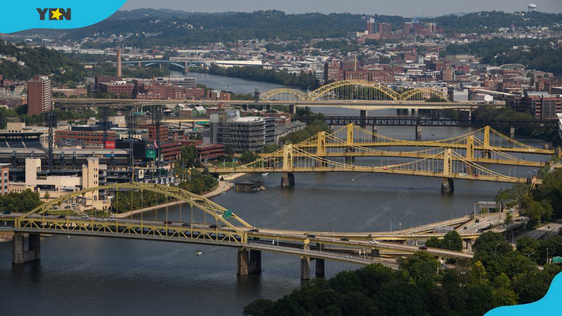 How many bridges are in Pittsburgh How many bridges are in Pittsburgh