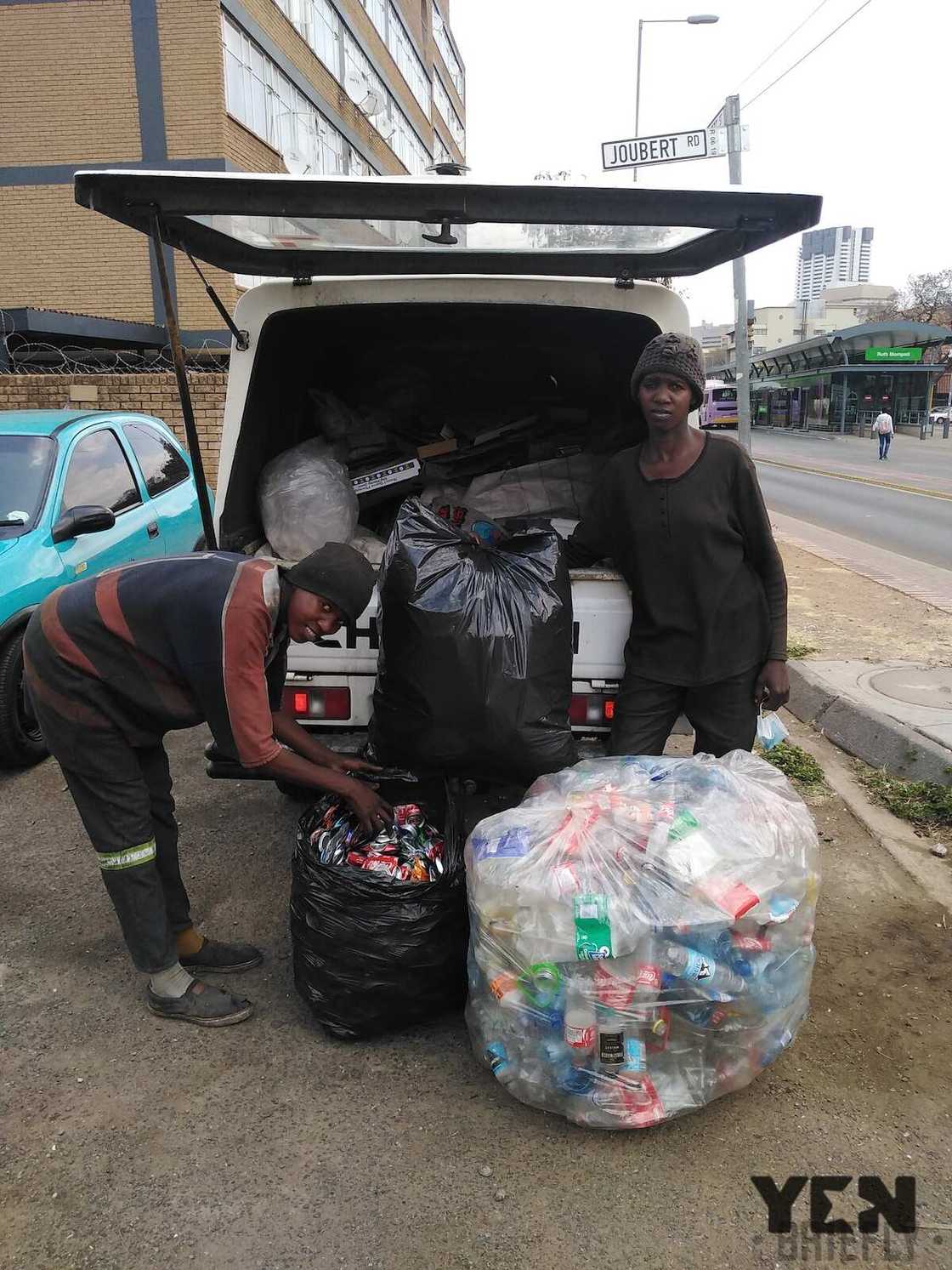 Exclusive: Meet the Sunnyside Twin Sisters Who Turned Trash Into Cash Exclusive: Meet the Sunnyside Twin Sisters Who Turned Trash Into Cash