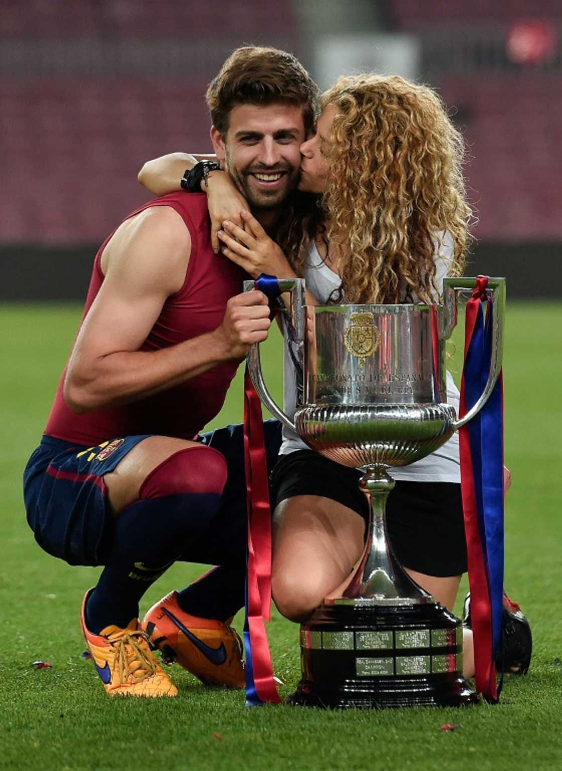 Pique and Shakira pose with the trophy after the 2015 Spanish Copa del Rey final Pique and Shakira pose with the trophy after the 2015 Spanish Copa del Rey final