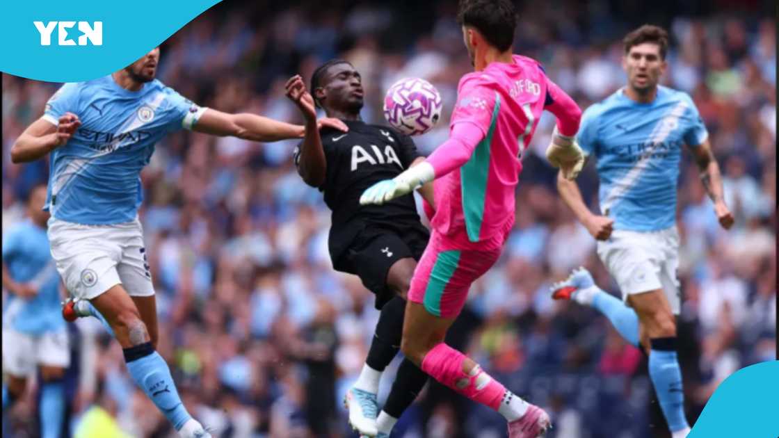 Fans Claim James Trafford Deserved Red Card for Kung-Fu Style Challenge on Kudus Fans Claim James Trafford Deserved Red Card for Kung-Fu Style Challenge on Kudus