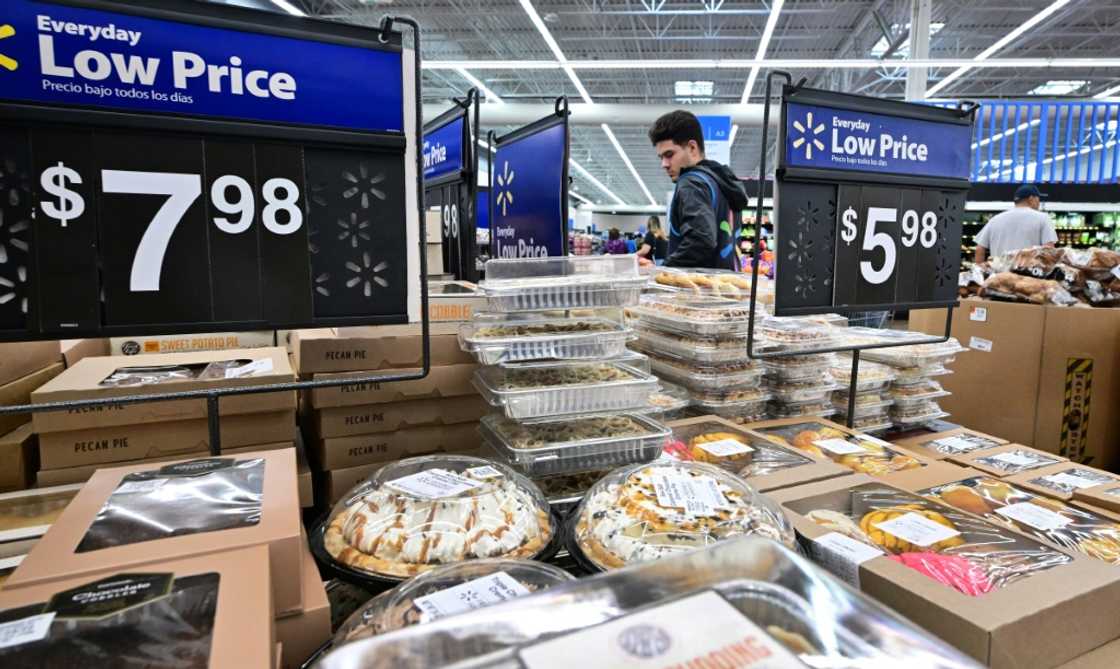 Americans are making tough choices at the grocery store to stretch their budgets for the annual Thanksgiving meal Americans are making tough choices at the grocery store to stretch their budgets for the annual Thanksgiving meal