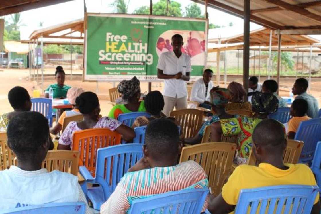 Nurse organizes free health screening; beautiful photos flood the internet