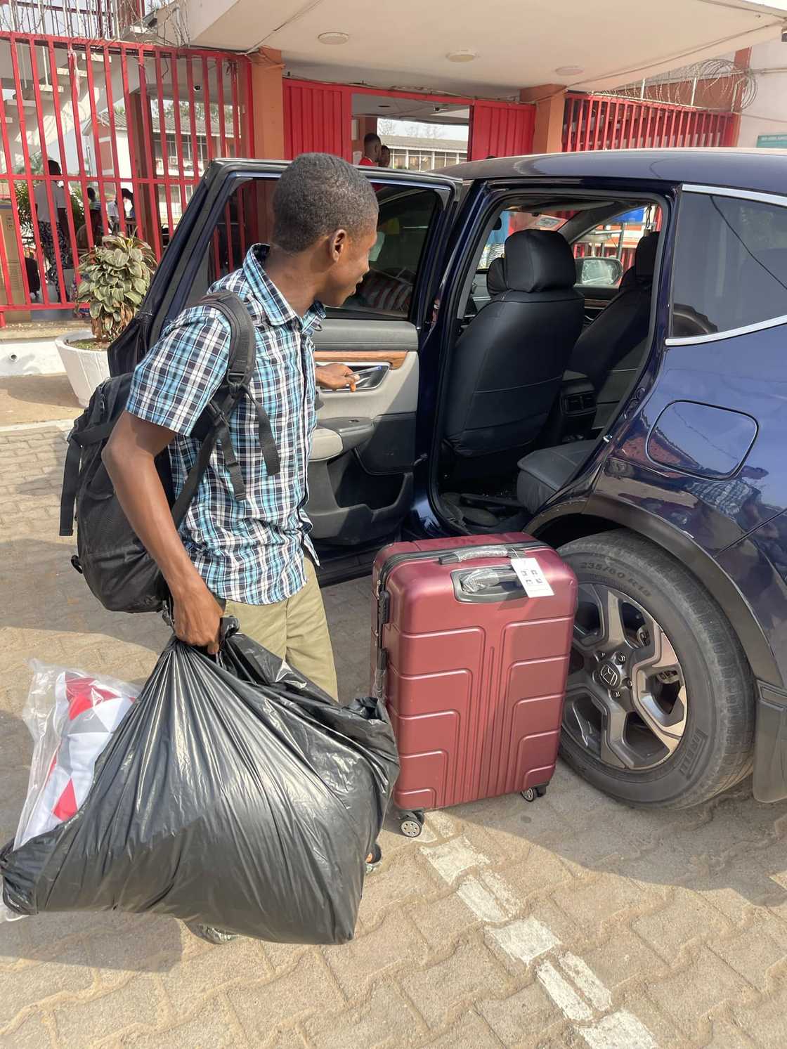 Orphan with 8As in WASSCE gets adopted. Orphan with 8As in WASSCE gets adopted.