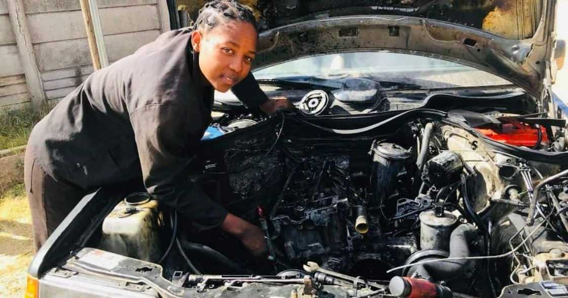 Female Mechanic, Zimbabwe, Mzansi, South Africa Female Mechanic, Zimbabwe, Mzansi, South Africa