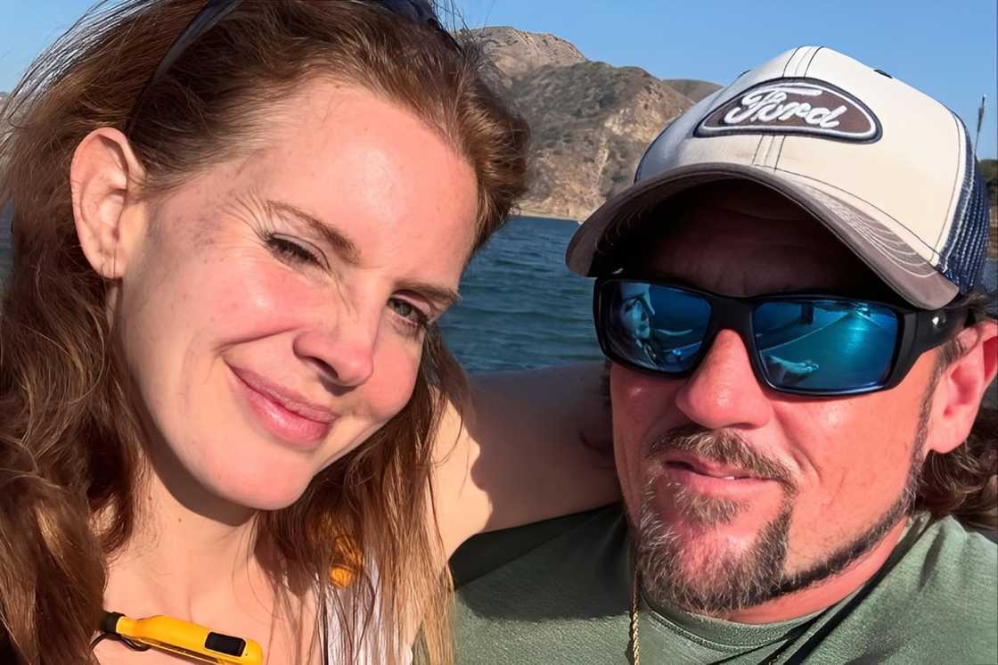 Lana Del Rey and Jeremy Dufrene having a nice moment together Lana Del Rey and Jeremy Dufrene having a nice moment together