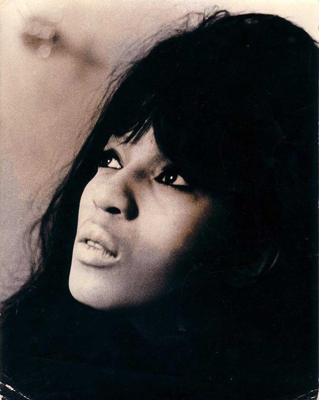 Estelle Bennett Estelle Bennett