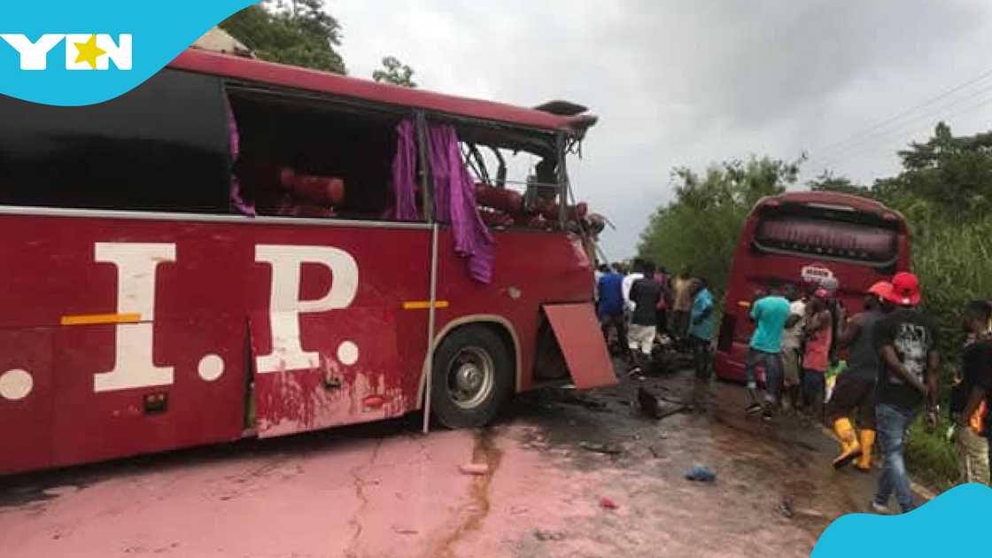 VIP bus, Kwahu, Accra Kumasi road, Jejeti, Road Crash VIP bus, Kwahu, Accra Kumasi road, Jejeti, Road Crash