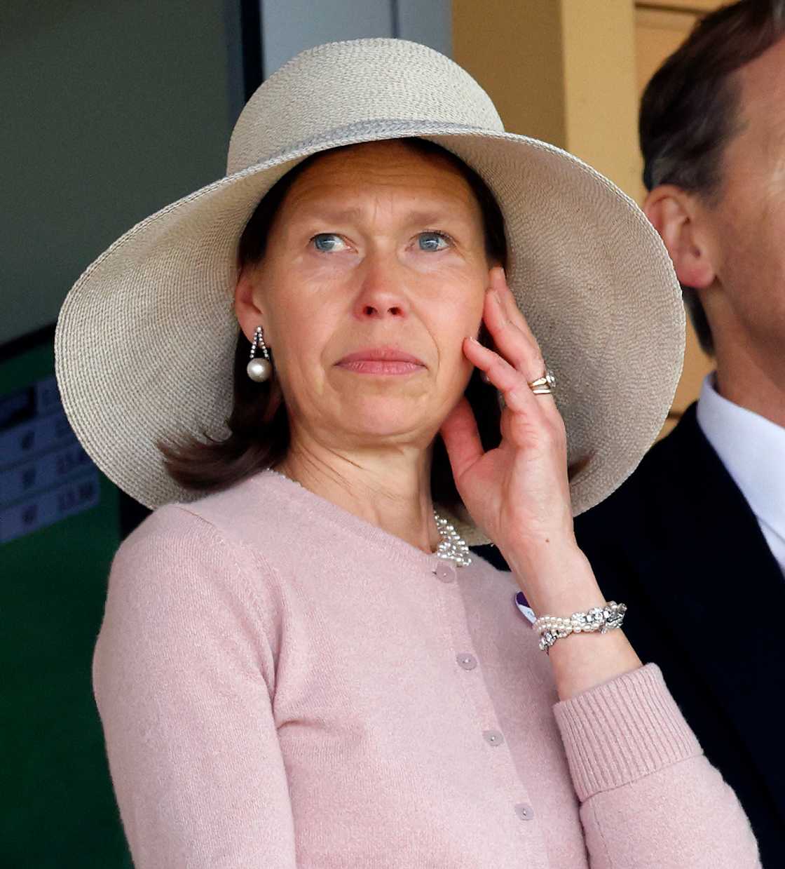 lady sarah chatto and the queen