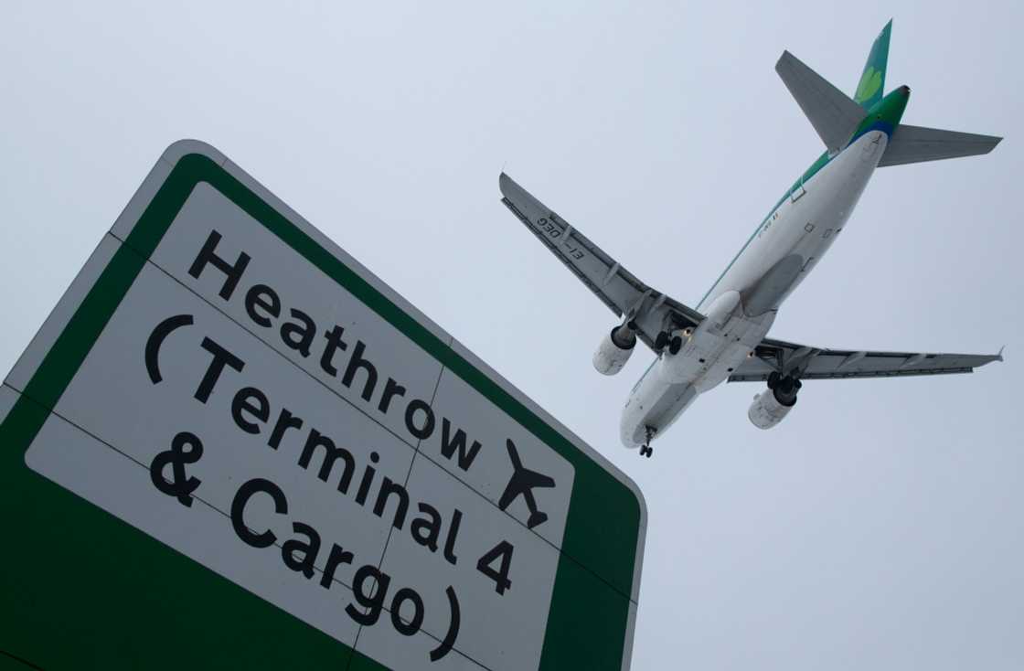 Baggage handlers at London's Heathrow Airport had been due to strike for 72 hours from Friday Baggage handlers at London's Heathrow Airport had been due to strike for 72 hours from Friday