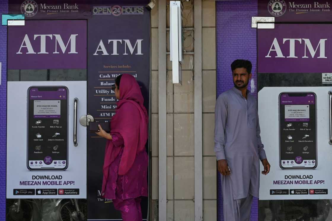 Pakistan's economy is in the doldrums with a plunging rupee, soaring inflation and ballooning foreign debt Pakistan's economy is in the doldrums with a plunging rupee, soaring inflation and ballooning foreign debt