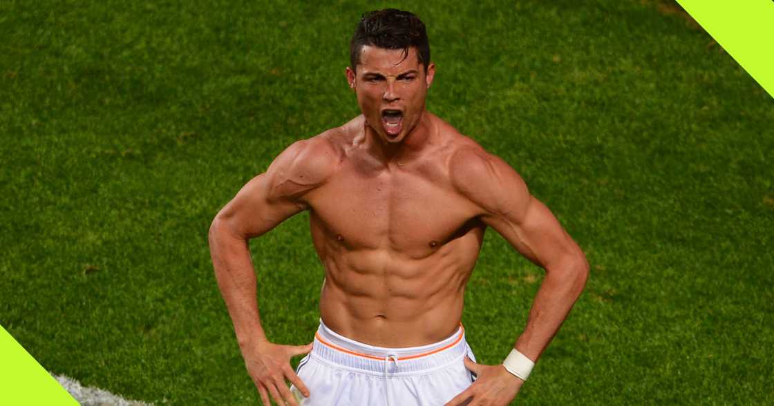 Cristiano Ronaldo does not have any tattoos because he regularly donates blood. Cristiano Ronaldo does not have any tattoos because he regularly donates blood.