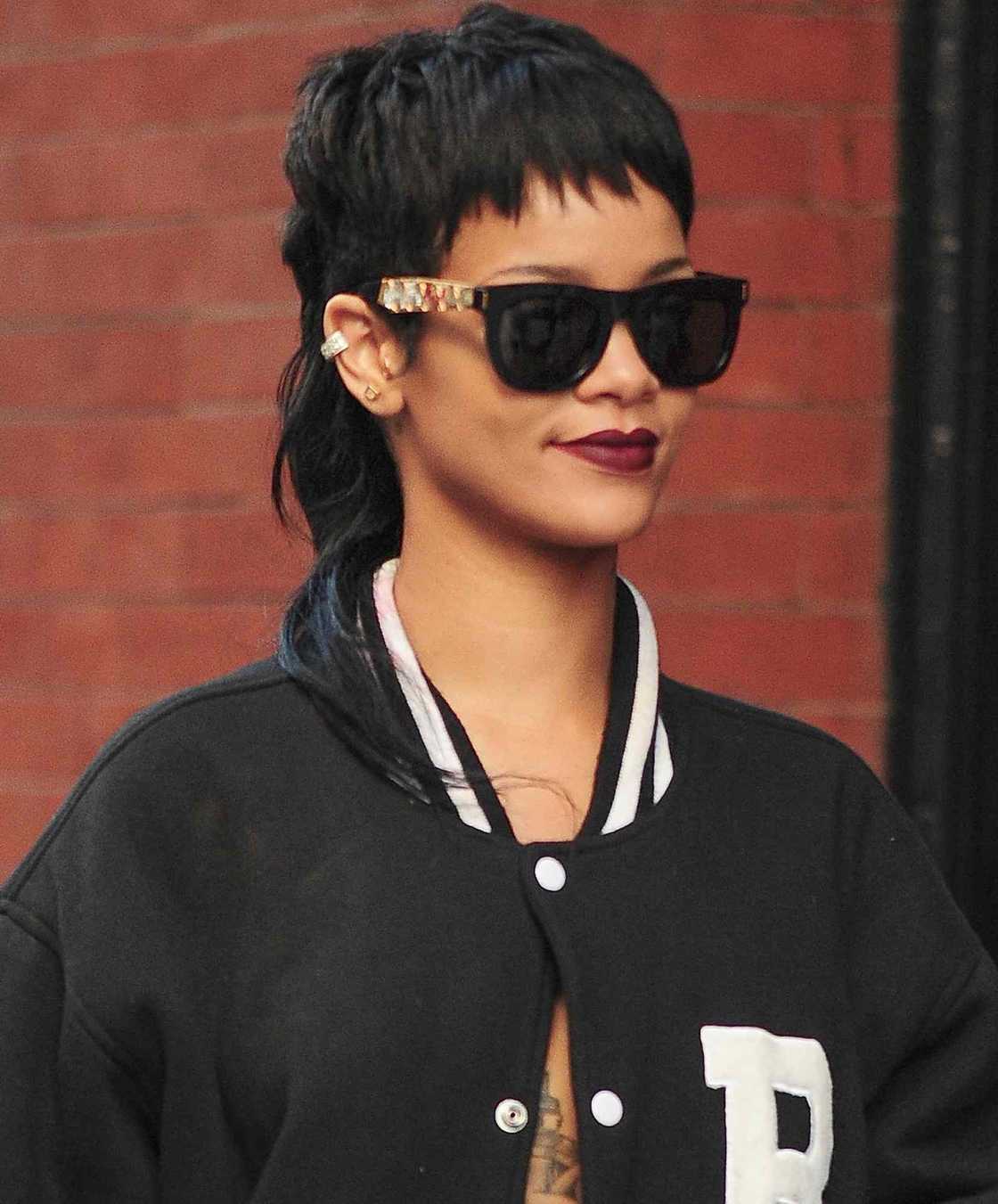 Robyn Rihanna Fenty, Rihanna, Rihanna's debuts Mullet hairstyle, Celebrity Hairstyles, Celebrity Styles, Barbadian singer