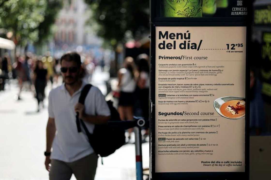 Spain's traditional three-course 'menu del dia', or set lunch menu, is a highly popular option in a country where people eat out often Spain's traditional three-course 'menu del dia', or set lunch menu, is a highly popular option in a country where people eat out often