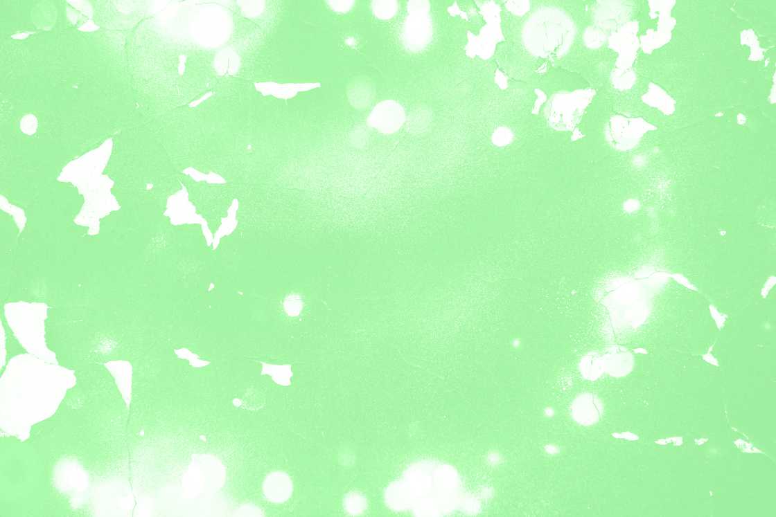 Mint green aura