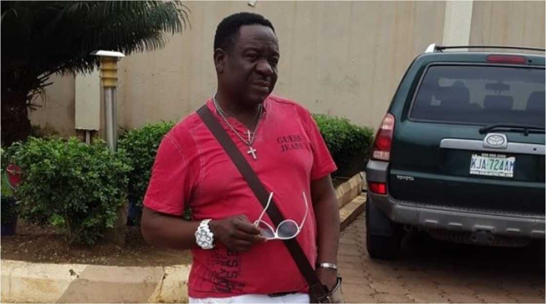 Landlord Mr Ibu Spotted Taking Drastic Actions Against His Tenants Who Are Not Chelsea Supporters Landlord Mr Ibu Spotted Taking Drastic Actions Against His Tenants Who Are Not Chelsea Supporters