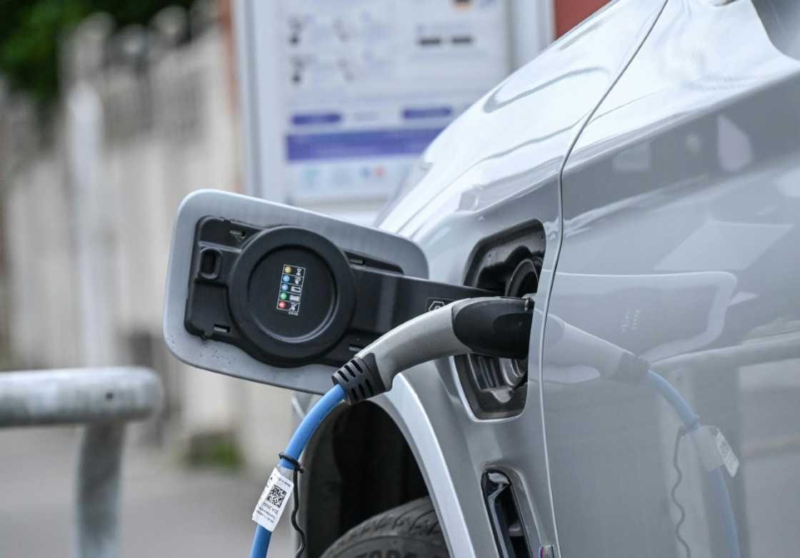 Encouraging the uptake of electric cars is part of the French government's new measures to reduce greenhouse gas emissions Encouraging the uptake of electric cars is part of the French government's new measures to reduce greenhouse gas emissions