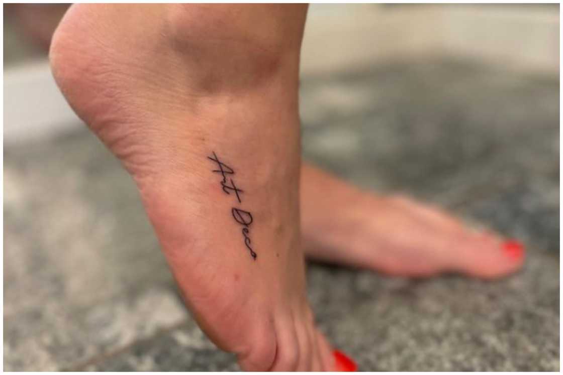 Small script quotes Small script quotes