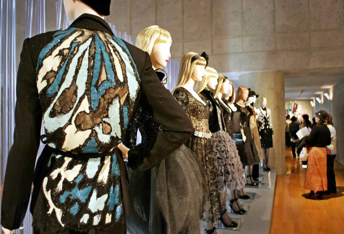 Japanese art and traditions played an important part in the cut, fabric or embellishment of Mori's creations Japanese art and traditions played an important part in the cut, fabric or embellishment of Mori's creations