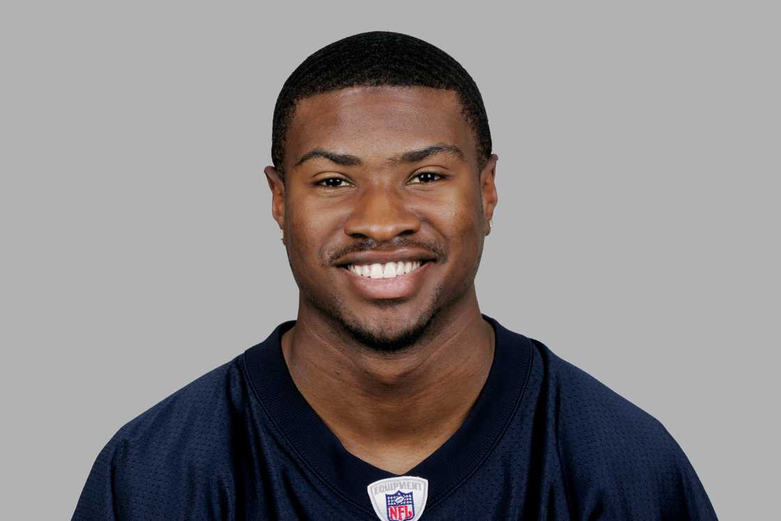 Bernard Berrian of the Chicago Bears poses for his 2006 NFL headshot at photo day in Chicago, Illinois. Bernard Berrian of the Chicago Bears poses for his 2006 NFL headshot at photo day in Chicago, Illinois.