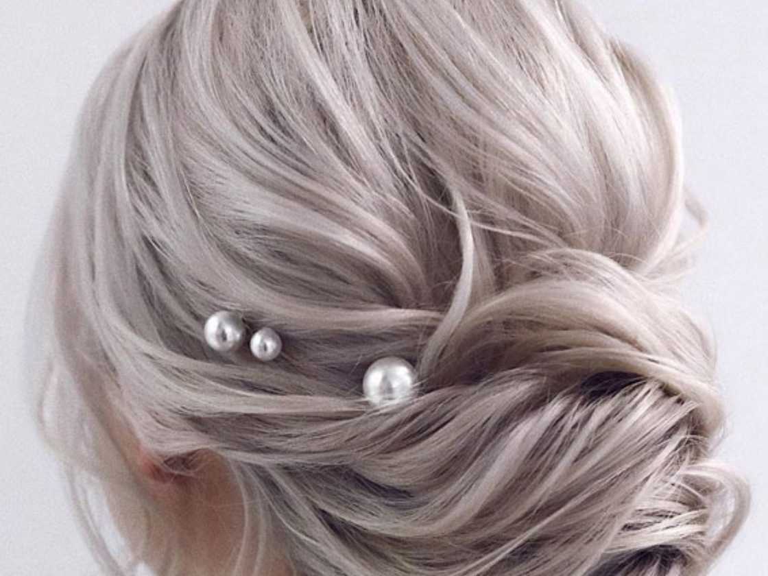 A messy low updo for medium cut A messy low updo for medium cut