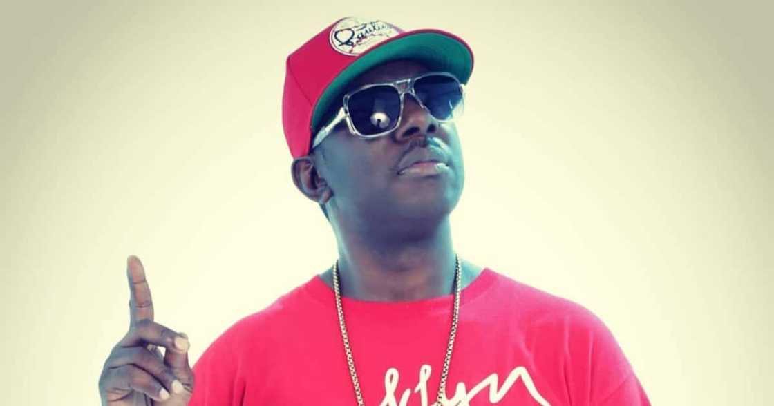 Reggae Star Mr. Easy warns singer Mr Eazi for using same name as him. Reggae Star Mr. Easy warns singer Mr Eazi for using same name as him.